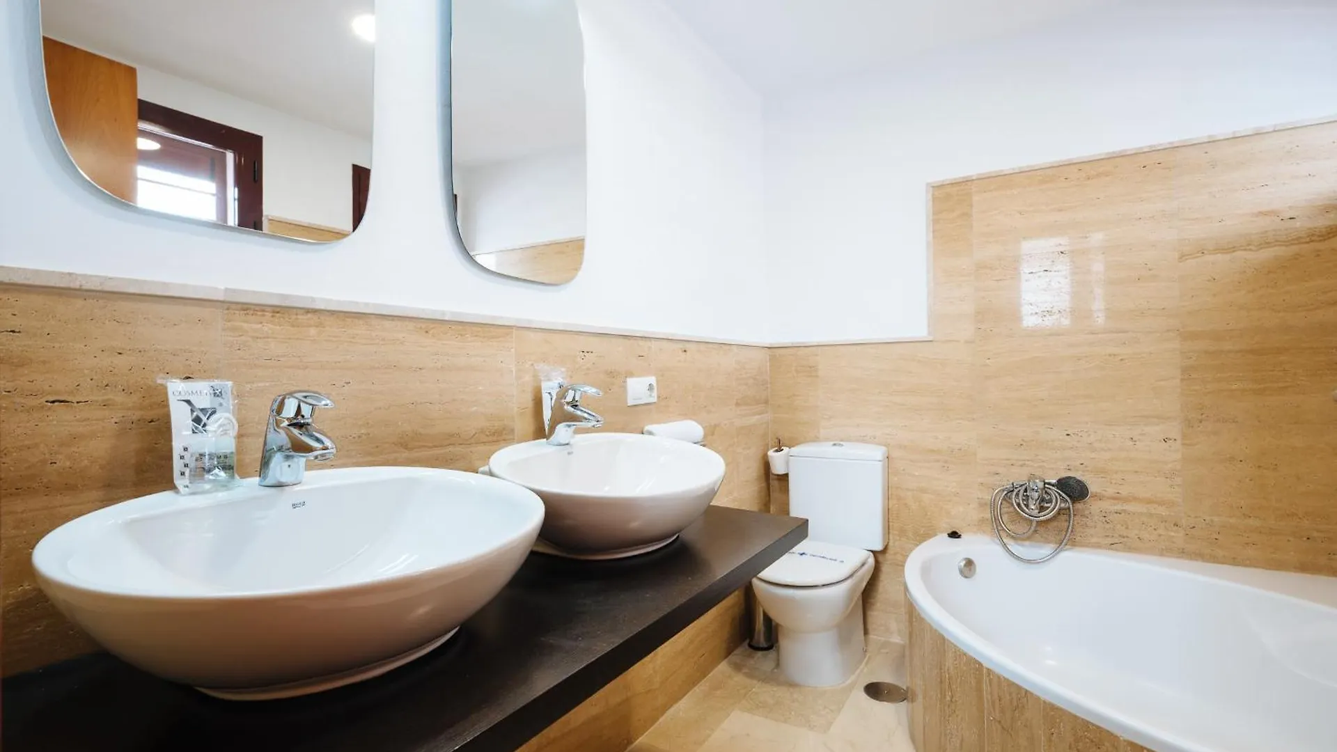 Luxury Villa In Sevilla - Pool, Terrace & Gameroom Montequinto 西班牙