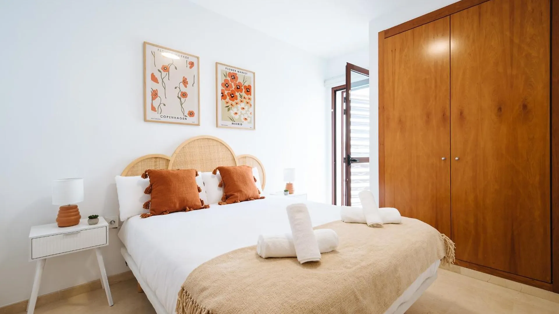 Luxury Villa In Sevilla - Pool, Terrace & Gameroom Montequinto 0*,  西班牙
