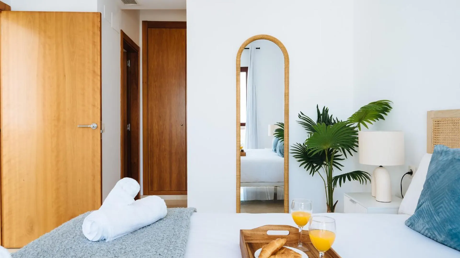 Luxury Villa In Sevilla - Pool, Terrace & Gameroom Montequinto 0*,  西班牙